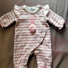 ベビー服　ＢｅＢｅ　60　カバーオール　フリフリ　うさぎ　