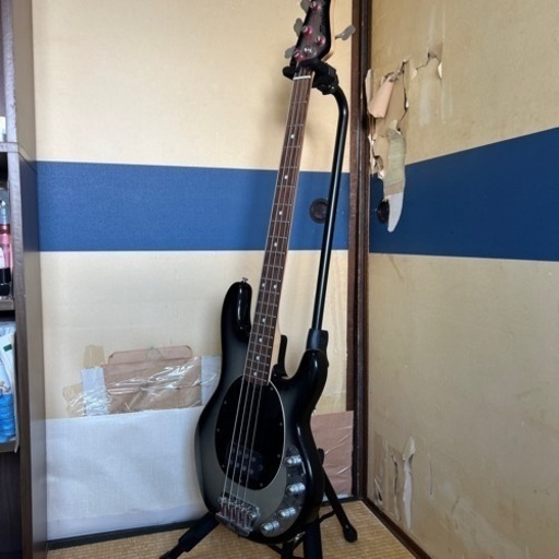 ベース (スタンド、小物付）