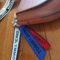 TOMMYJEANS ショルダーバッグ 茶の画像