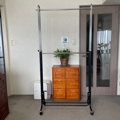 お話し中です。業務用ハンガーラック2段