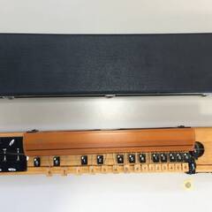 ○【木村流大正琴】KIMURA ゆずり葉 摠葉 ハードケース付き ピック 和楽器 音楽 電気大正琴(NF221119)303-337-①Wの画像