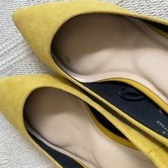 パンプス　黄色の画像