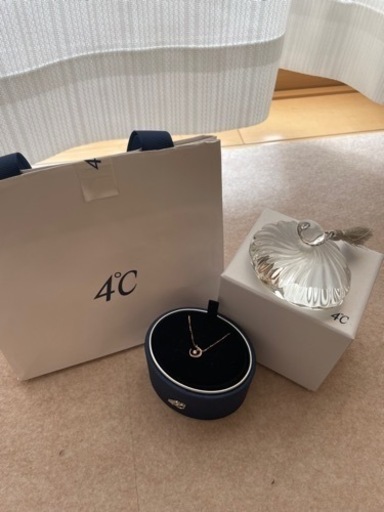 4°C【ピンクゴールド】【入れ物付き】値下げします‼️