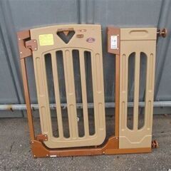 0円 柵 子供、赤ちゃん 、犬、猫の脱走防止、 などで使えそうか...