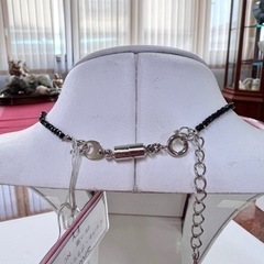 イソバナ⭐︎アフリカ⭐︎サンゴ⭐︎四葉⭐︎ブラックスピネル⭐︎マグネット金具付きの画像