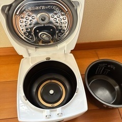 MITSUBISHI 三菱 IH ジャー炊飯器 1.0L 5.5合炊 NJ-VE106-W 2016年制 の画像