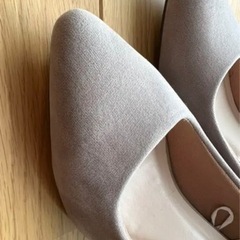 a.v.vパンプスの画像