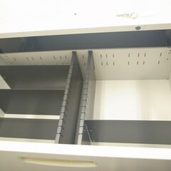 オフィス　キャビネット　鍵付き3段引き出し　無料の画像