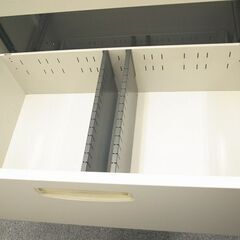 オフィス　キャビネット　鍵付き3段引き出し　無料の画像