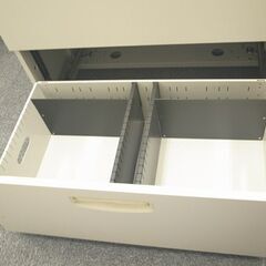 オフィス　キャビネット　鍵付き3段引き出し　無料の画像