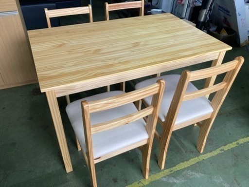 ● ダイニングテーブルセット、パイン無垢材、椅子4脚セット