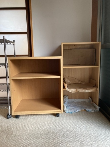 各棚1000円です。受け渡し場所羽村近辺，東福生駅，など