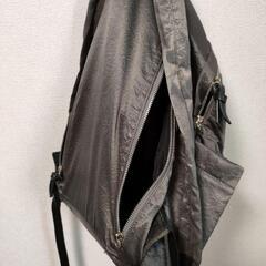 【引渡先決定】リュックサック　シルバーの画像