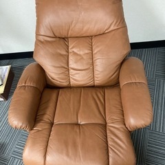 リクライニングソファ　オットマン付きの画像