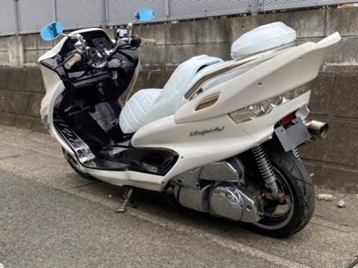 ホワイト×ブラックカラー‼︎【YAMAHA マジェスティ】追加カスタムもOK‼︎