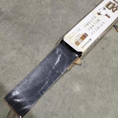 304 床貼名人 【DIYのプロが監修】フロアタイル 36枚入 (3畳用) かんたん施工 貼るだけ 接着剤不要 フローリング シート ペット 床暖房 対応 リノベーション DIY 日曜大工 ブラウンカラー こげ茶色(36枚入（３畳）, ビターウォールナット)の画像