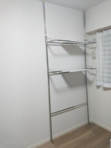 縦型突っ張り棚