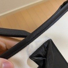 白い黒いバッグ　お早めにお願い致します！の画像