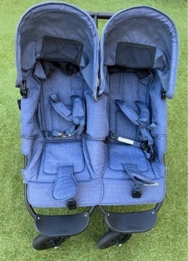 横型双子用ベビーカー（新生児から利用可能）