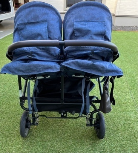 横型双子用ベビーカー（新生児から利用可能）