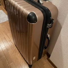 トランク 金色