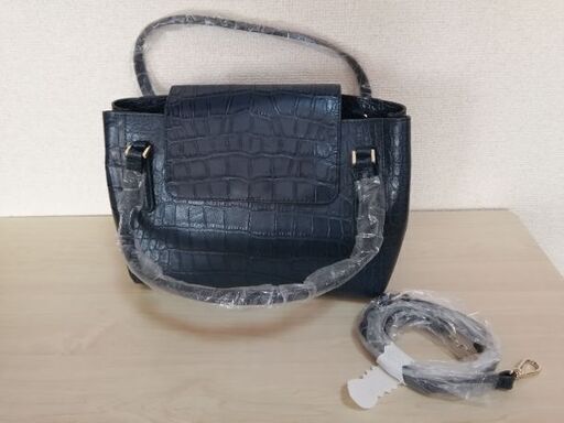 ハンドバッグ牛革製未使用⤵️お値段下げましたお引き渡し期限あります