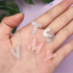 アルファベットモールド　キーホルダー　キーチェーン　チャームの画像