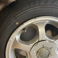 商談中　タイヤ、ホイール付