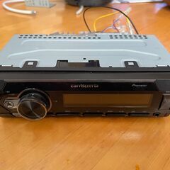 Pioneer:MVH-5500_スピーカー:2個