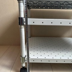エレクターのパンチングシェルフ　棚の画像