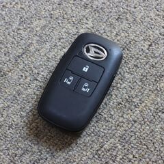 ダイハツ キーフリー スマートキー 4ボタン　両側パワースライド...