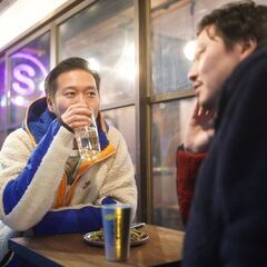 店長募集　　土日祝日休み　お酒を飲みながら働ける自由な個人店　歩合（ドリンクバックあり）　オンライン面接OK　面接時履歴書不要　髪、ピアス、タトゥーなど自由　美味しいマカナイ　一日店長制度ありの画像
