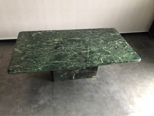 大理石テーブル