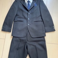 男の子セレモニースーツ120cm(Yシャツ、ネクタイ、ポケットチーフ付)取引中の画像