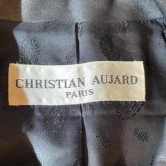 牛革製ブランドジャケットの画像