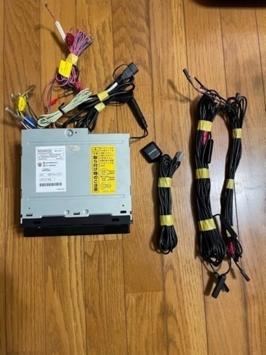 ケンウッド製　メモリーナビ　フルセグ・DVD・CD・SD・Bluetooth・USB・iPod