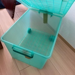 プラスチックケース（車輪付き）の画像