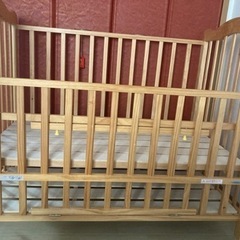 ベビーベッド　　　敷布団付きの画像