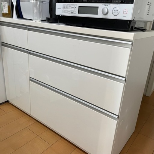 ニトリ キュリー キッチンカウンター 食器棚