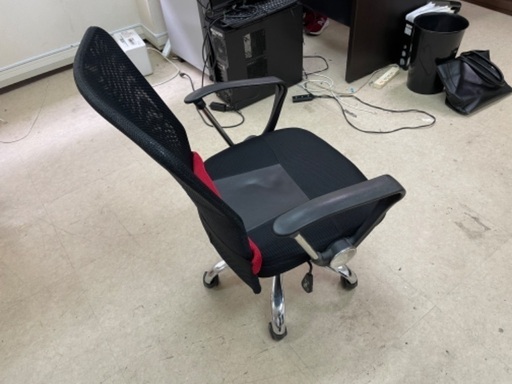 中古品の椅子