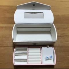 【新品未使用】アクセサリーケースの画像