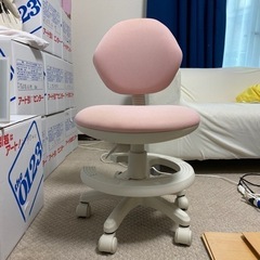 キャスター付き学習椅子　ピンク×ホワイト
