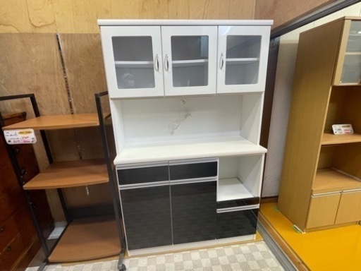 【リサイクルサービス八光　配達・設置OK】ホワイト&エナメルブラック　食器棚