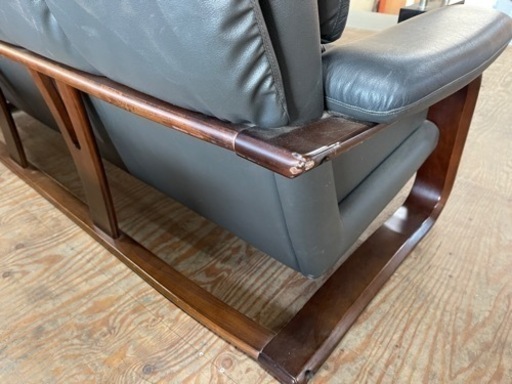?激安‼️ fuji furniture 3人用レーザーソファー幅176cm?