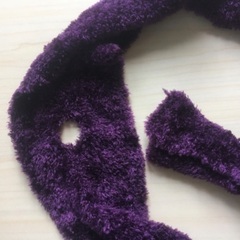 パープルの手編みマフラーの画像