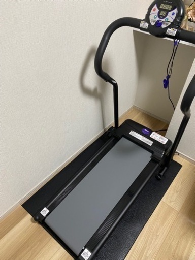 美品　ウォーキングマシン　ランニングマシン　コンパクト　折り畳んで立てて置ける