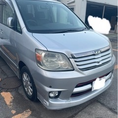 トヨタ　ノア　8人乗り
