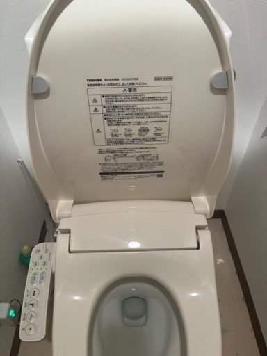 東芝2022年製　温水便座