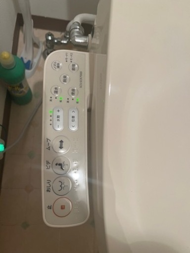 東芝2022年製　温水便座