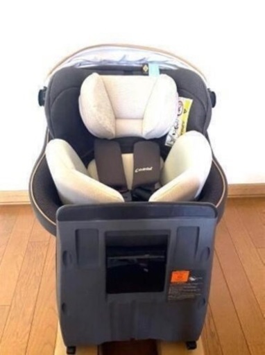 【新品】360℃回転式チャイルドシート【Combi】